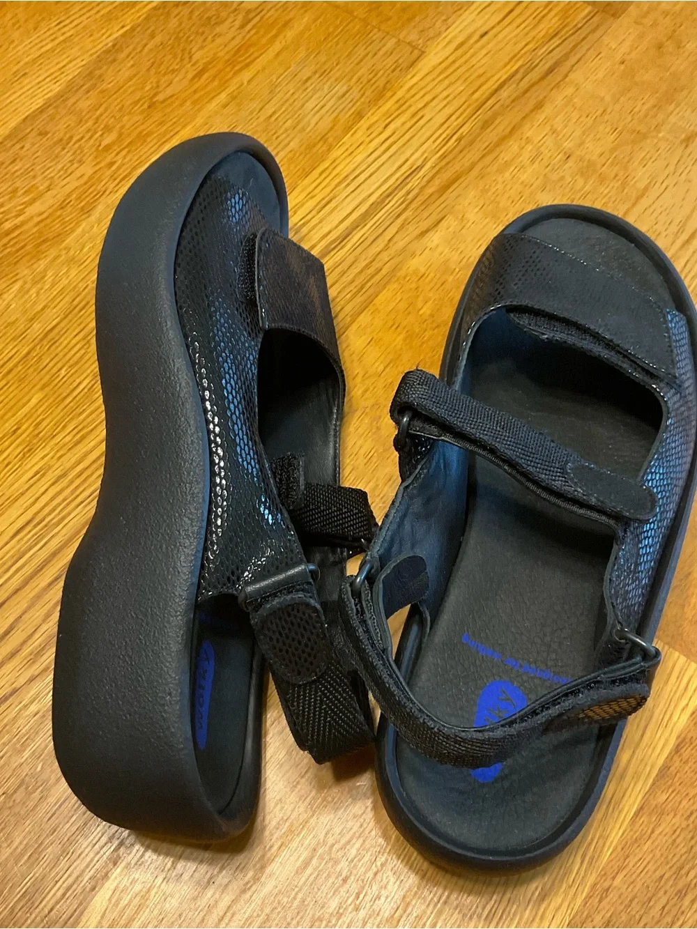 Wolky Jewel Sandal size 40/9US Black Testured Classic Comfort Adjustable Straps